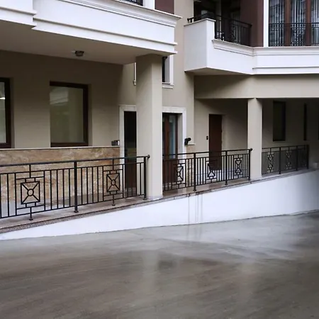 アパート Burgas Apartment